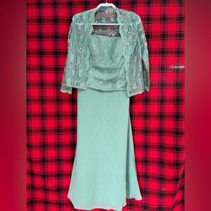 Green mother in law dress. Size 12 NWT